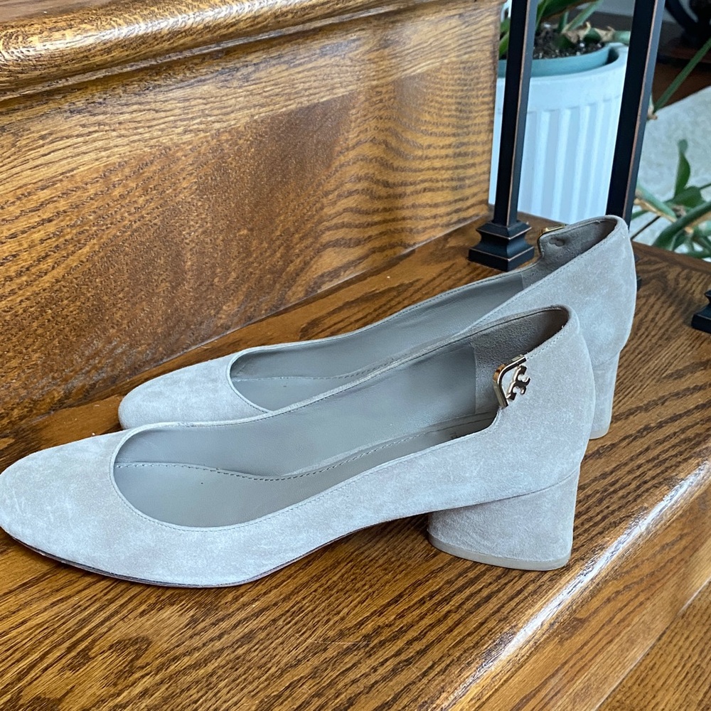 Tory Burch Light Gray Taupe Suede Block Heel Pumps with Gold Logo